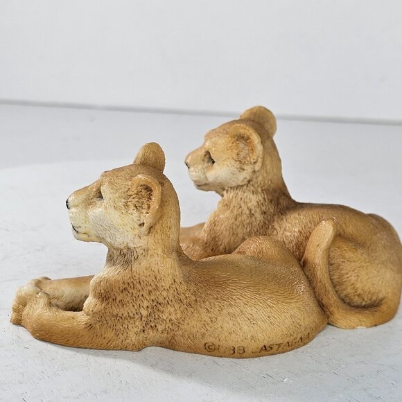 Castagna Italy Lion Cubs Figurine Sculpture Resin 1988 Vintage Realistic Figures - Picture 2 of 8